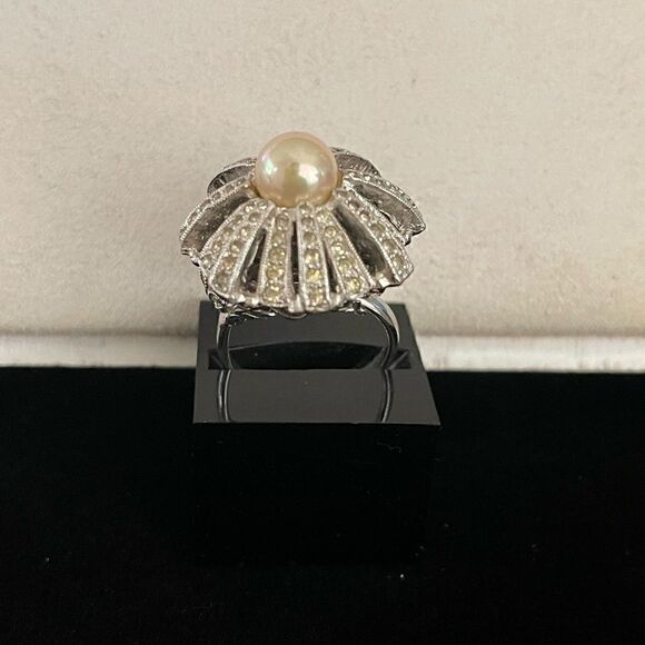VINTAGE costume faux pearl ring - Picture 2 of 6